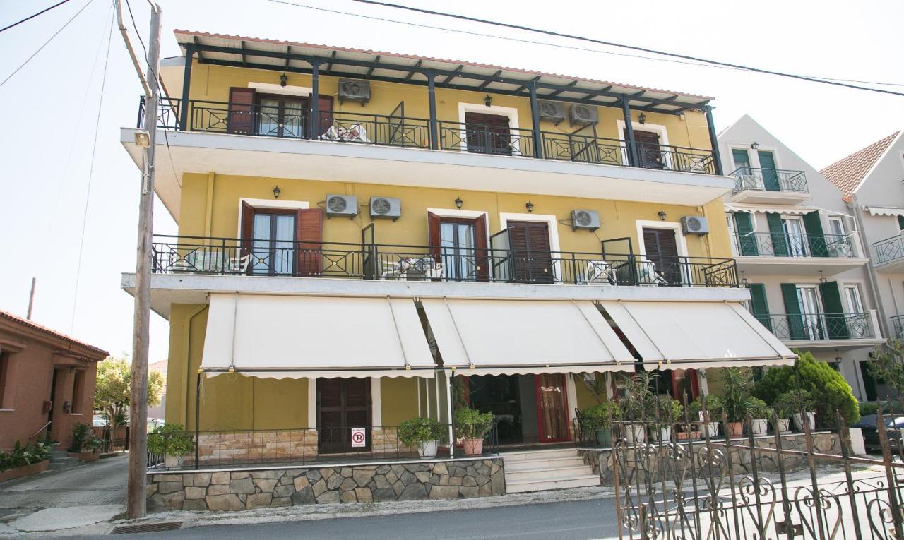 Petania Hotel & Apartments Lixoúri Eksteriør bilde